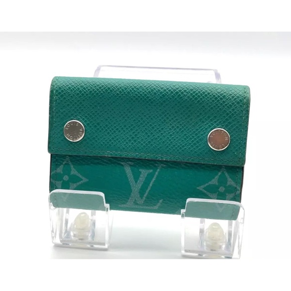 Auth Louis Vuitton Taigarama Green Discovery Compact Wallet W/B and dust bag - Picture 2 of 16